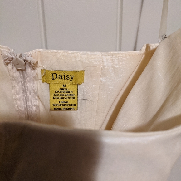 Daisy short formal dress plus garment bag - Picture 2 of 5